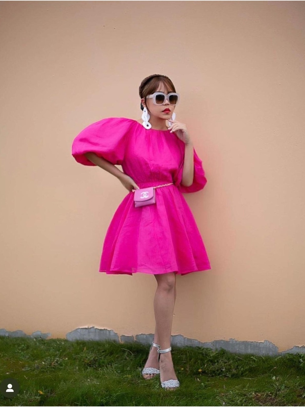 Fuchsia Puff-Sleeve Mini Dress with Defined Waist